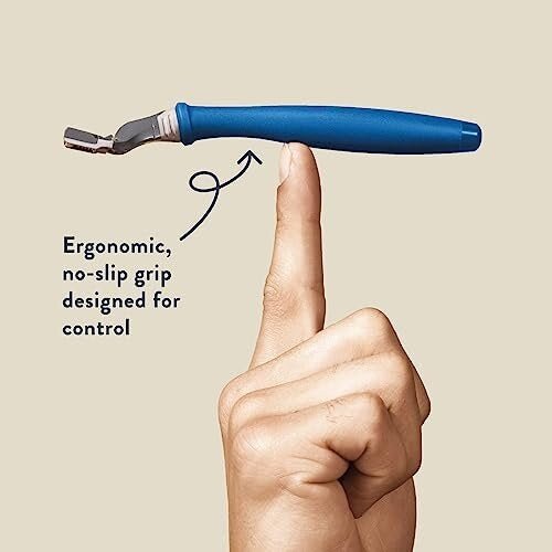 Harry's ergonomic Indigo Blue razor handle with blade refills and travel cover